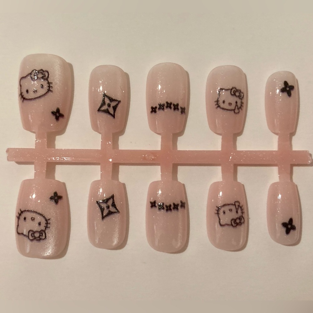 [M] 🐱💅 10Pcs Wearable Press on Nails Short Square Natural Pink Black Hello Kitty